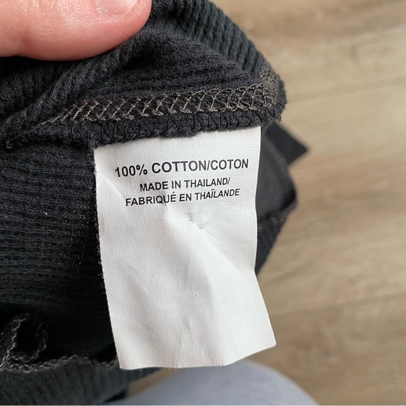 Vintage Levi’s long sleeve shirt waffle knit Y2K style fitted long sleeve - Picture 5 of 6